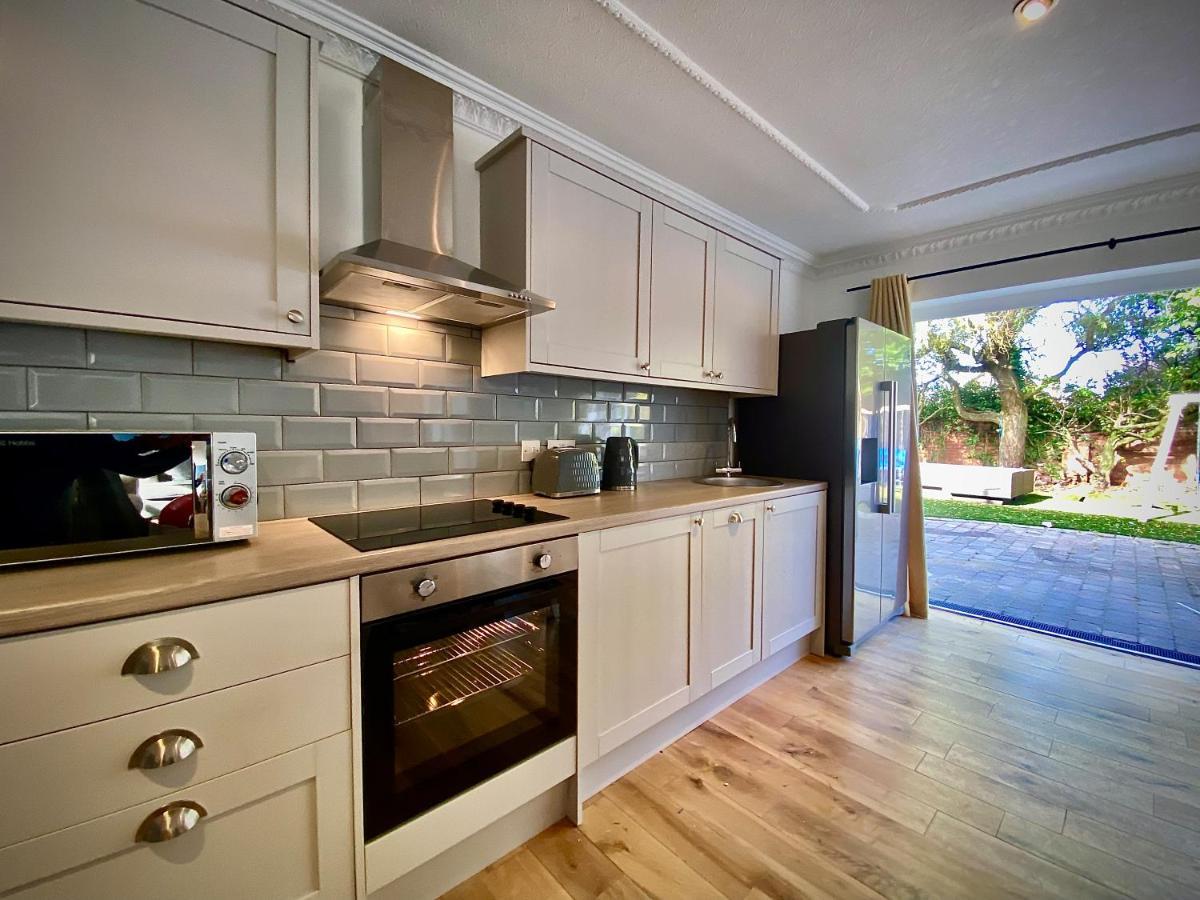 Beautiful Hot Tub Suite In Lytham St Annes Bagian luar foto