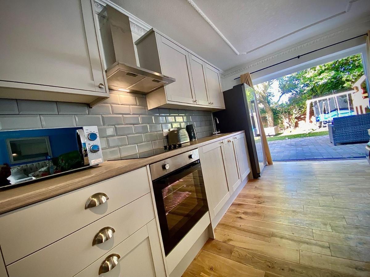 Beautiful Hot Tub Suite In Lytham St Annes Bagian luar foto